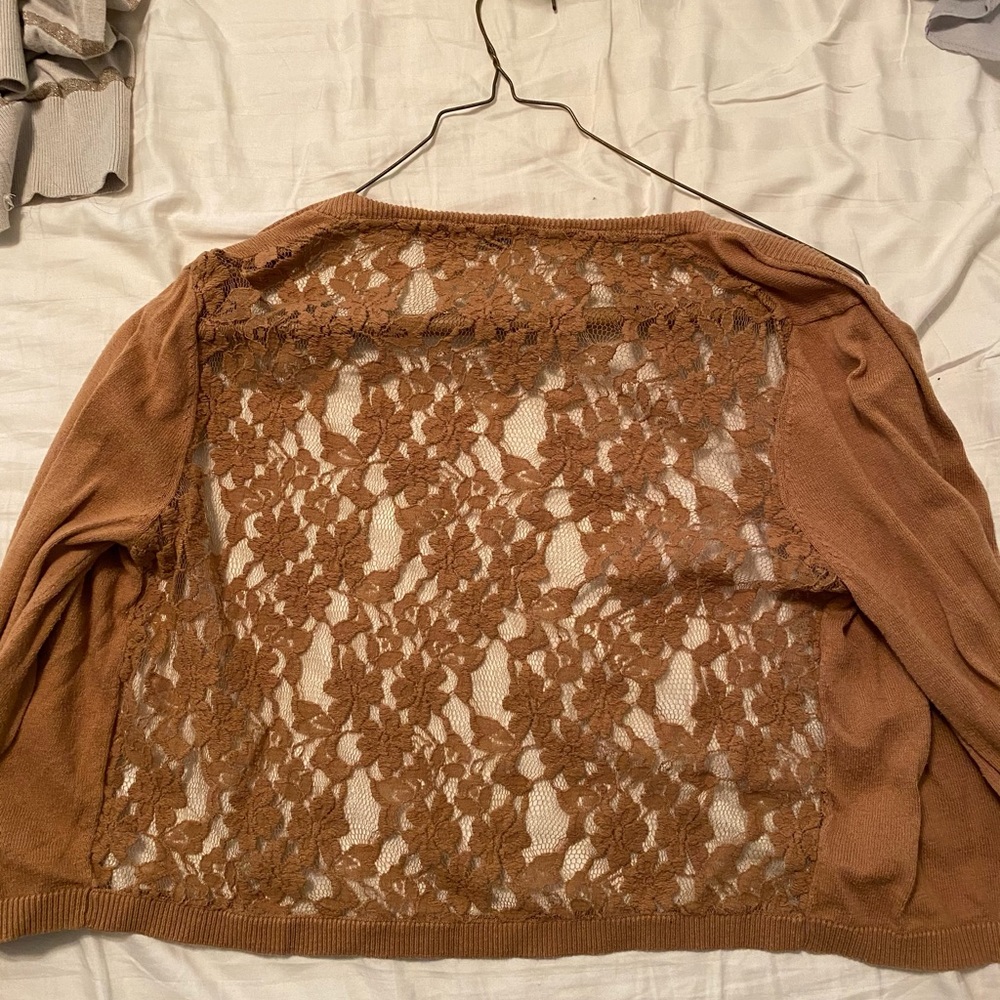 Cropped Lace-back Cardigan